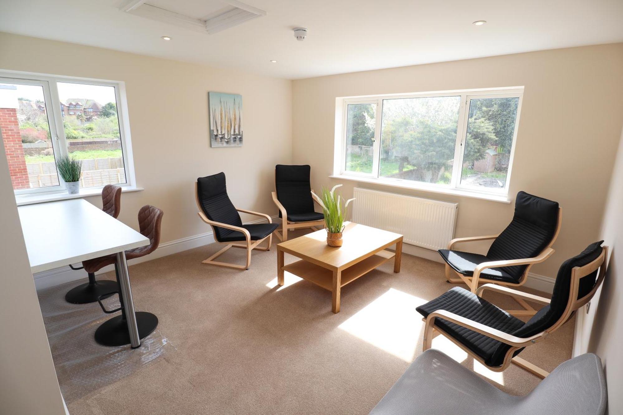 Aqua Nest Eastbourne - En-Suite, Free Parking, Kitchen Exterior photo